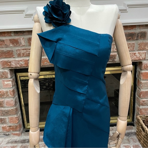 Romeo & Juliet Couture deep turquoise satin one shoulder dress / S / NWOT - Picture 9 of 15